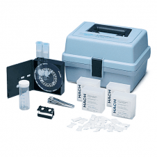Iron Model IR-21 colour comparator test kit 0 - 1.2 mg/L Fe